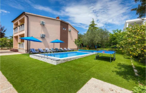 Amazing Home In Fazana